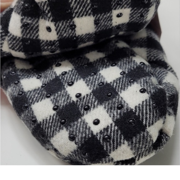 New! Wondershop Buffalo Check Sherpa Lined Pull-On Slippers with Grippers - Picture 4 of 8